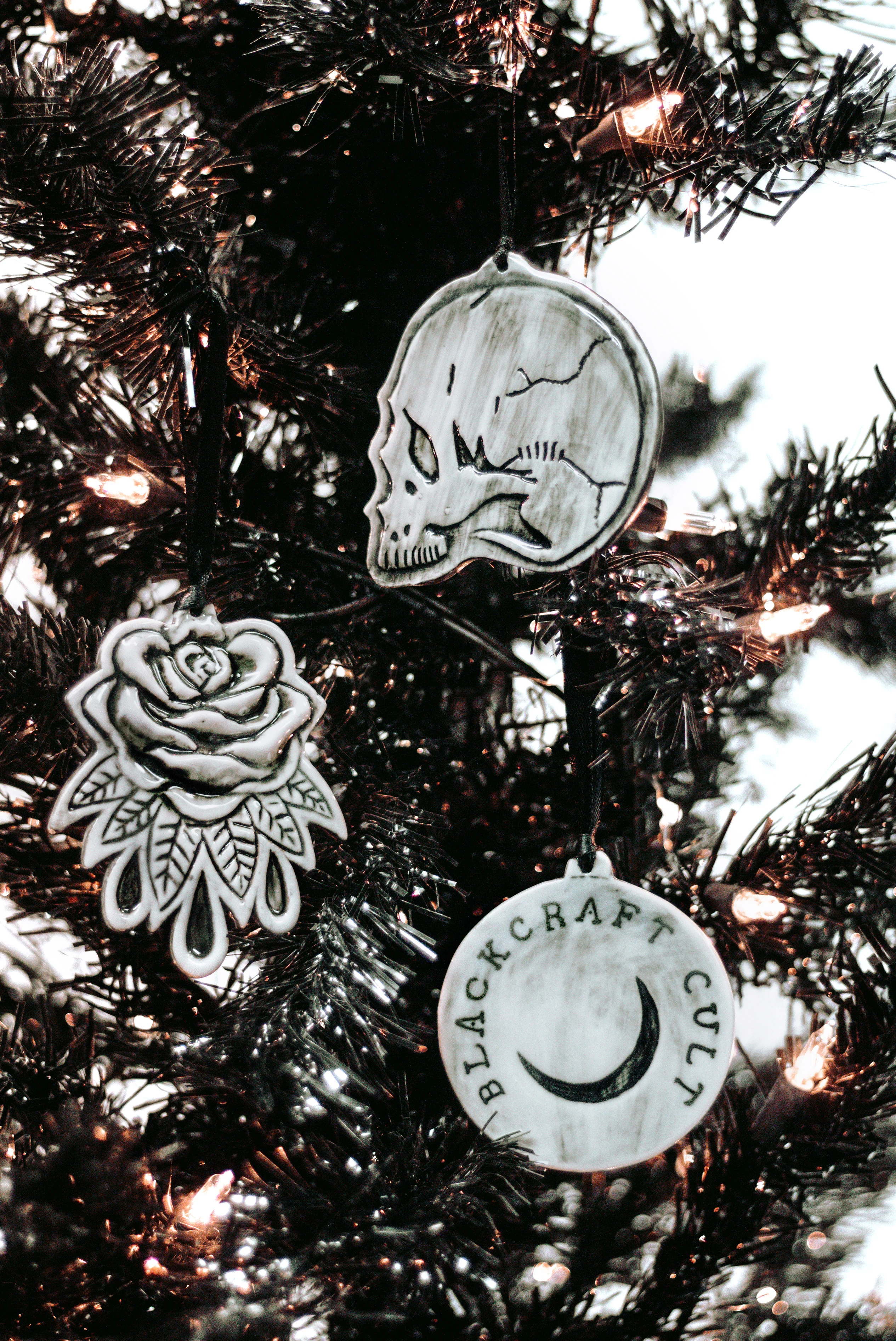 Spirits Of The Dead Ceramic Ornament Set - Image 5