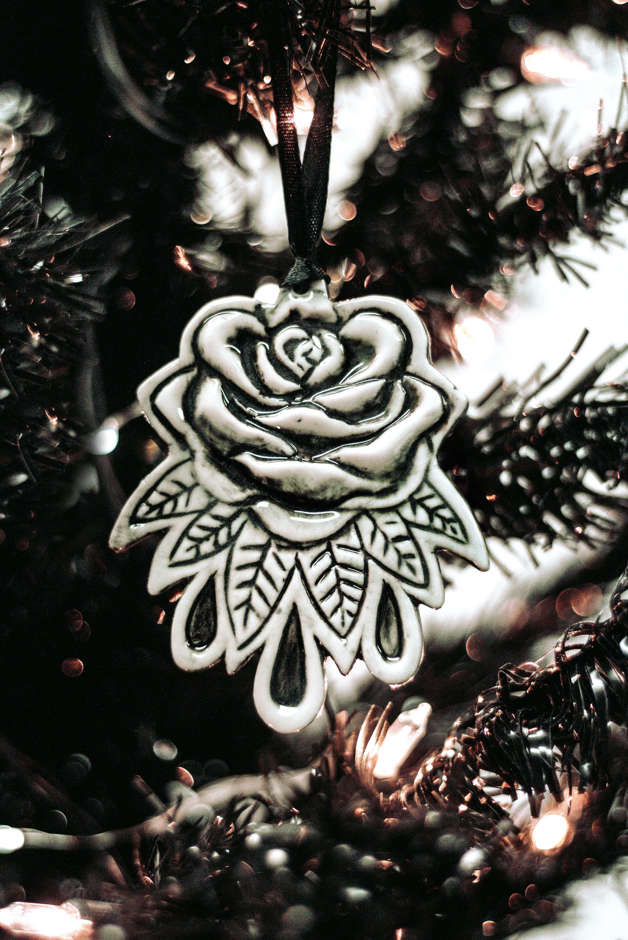 Spirits Of The Dead Ceramic Ornament Set - Image 8